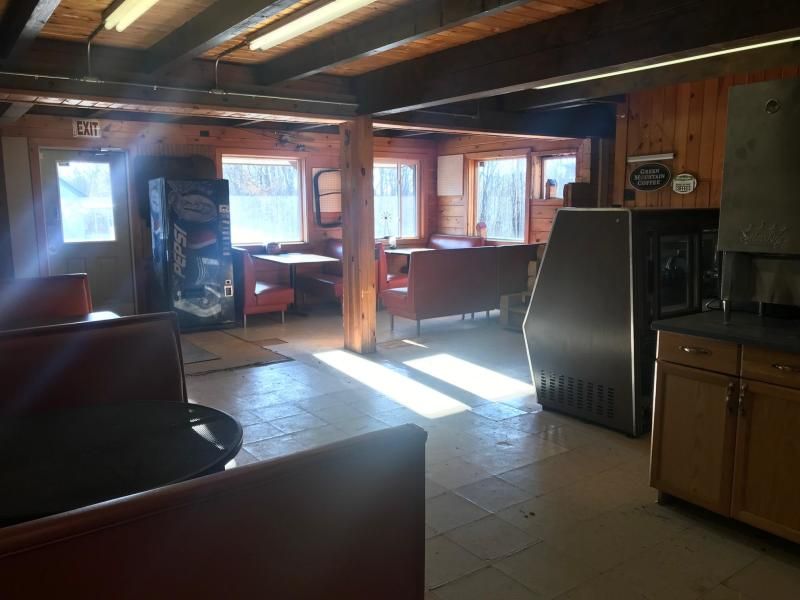 94 Main Rd, Abbot, ME 04406